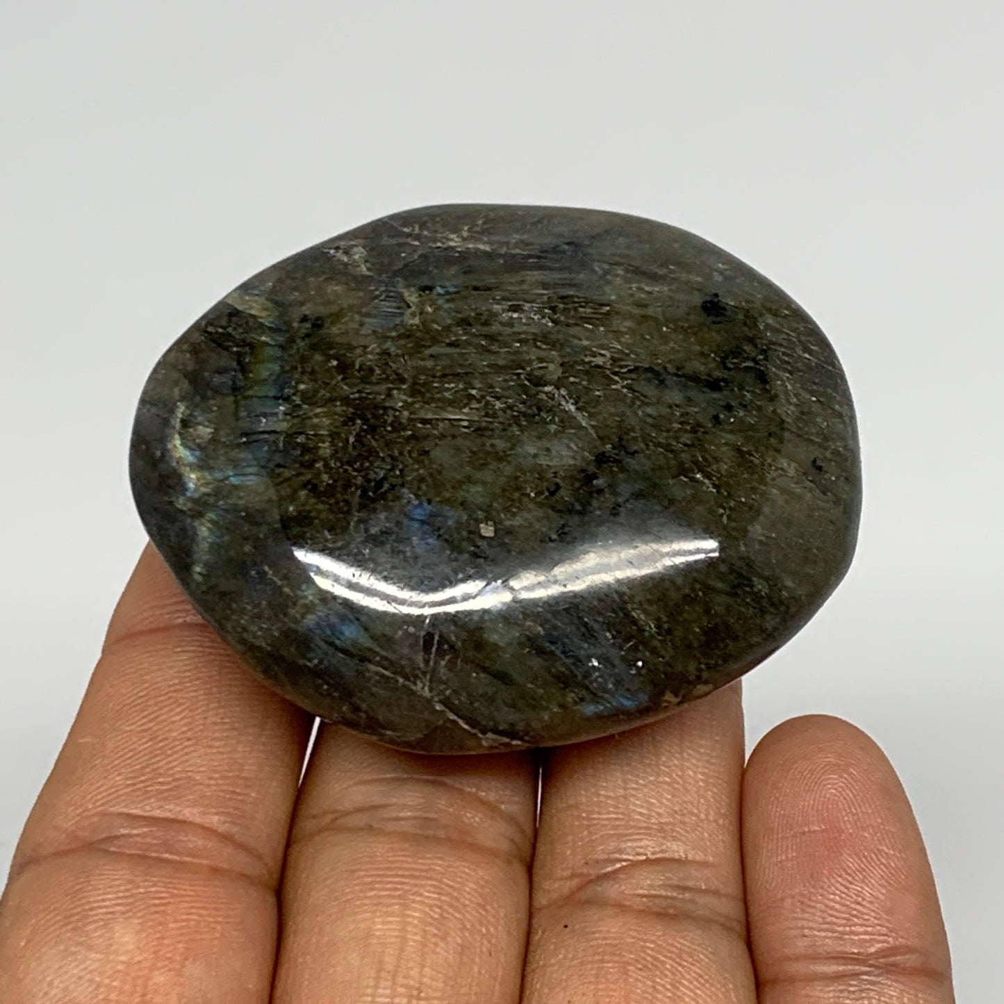 76.9g,2.2"x1.8"x0.9", Labradorite Palm-stone Tumbled Reiki @Madagascar,B17809