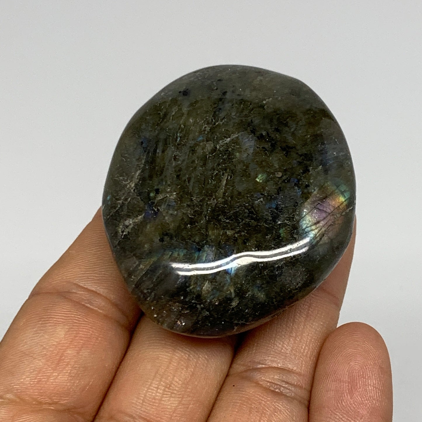 76.9g,2.2"x1.8"x0.9", Labradorite Palm-stone Tumbled Reiki @Madagascar,B17809