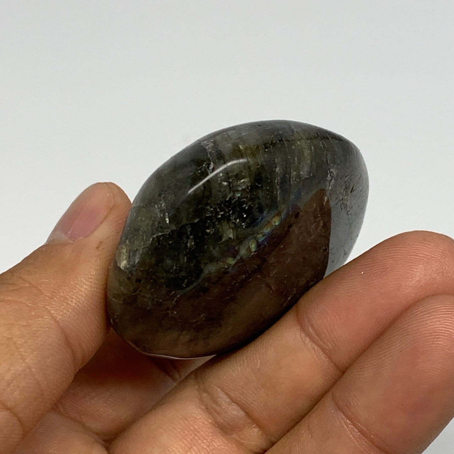 76.9g,2.2"x1.8"x0.9", Labradorite Palm-stone Tumbled Reiki @Madagascar,B17809