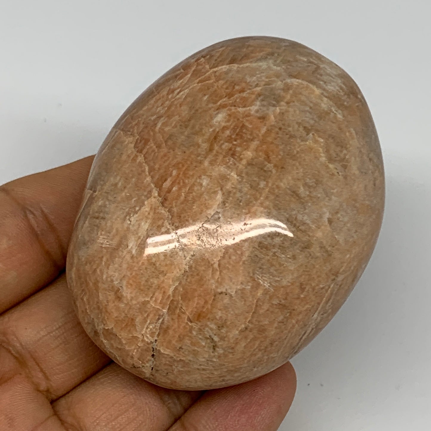 152g,2.6"x2"x1.3", Peach Moonstone Palm-Stone Polished Reiki Crystal, B15510