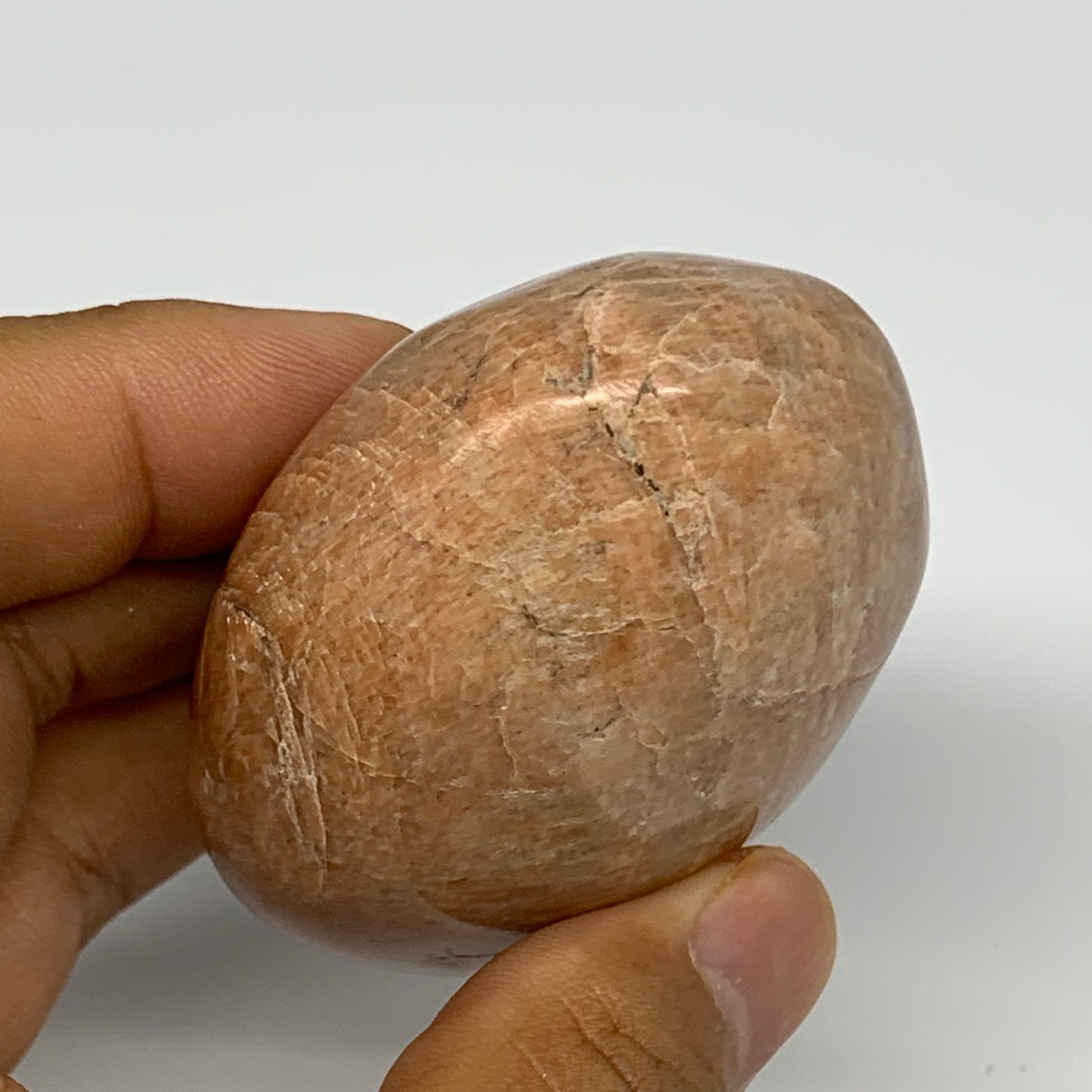 152g,2.6"x2"x1.3", Peach Moonstone Palm-Stone Polished Reiki Crystal, B15510