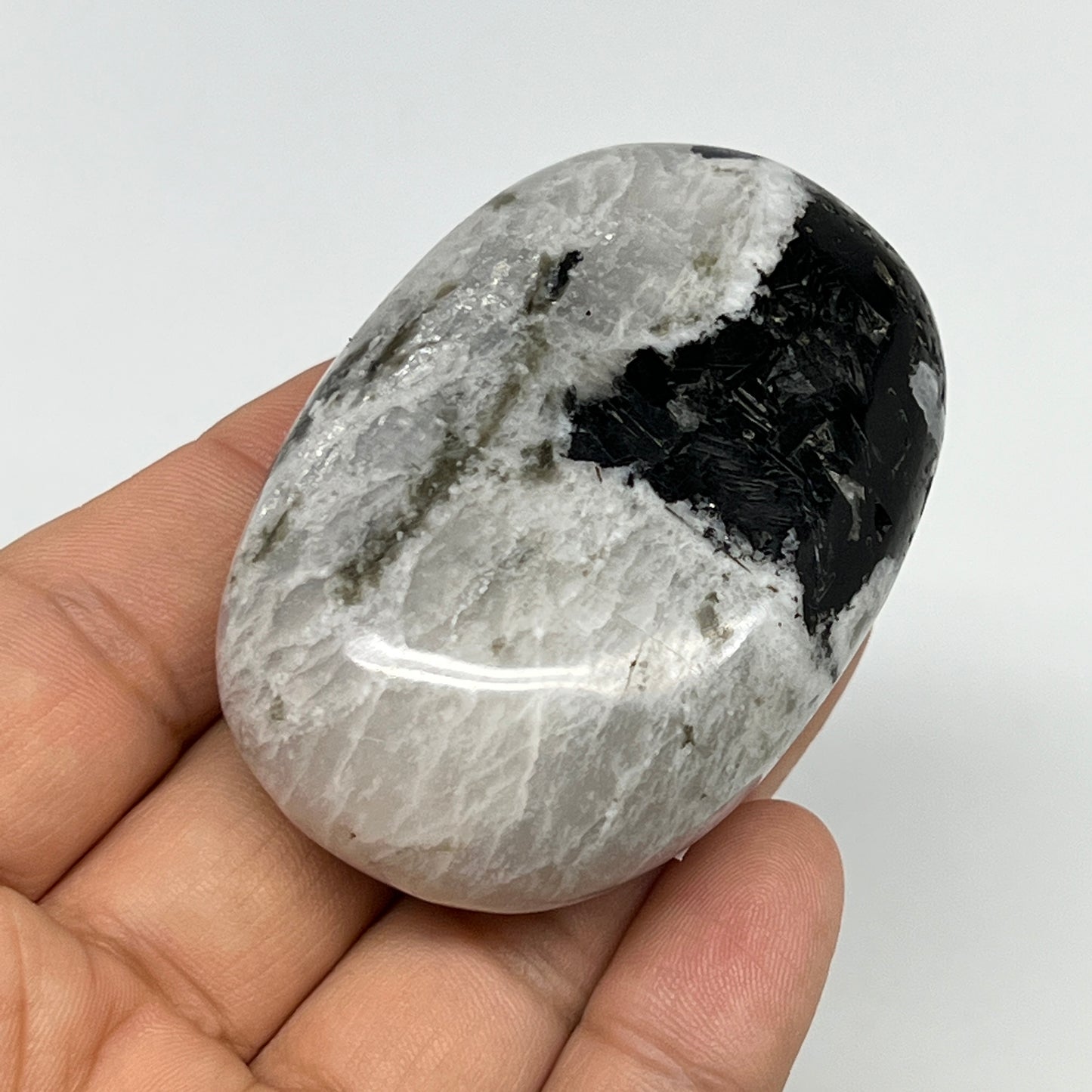 99g,2.4"x1.7"x0.9", Rainbow Moonstone Palm-Stone Polished from India, B21272