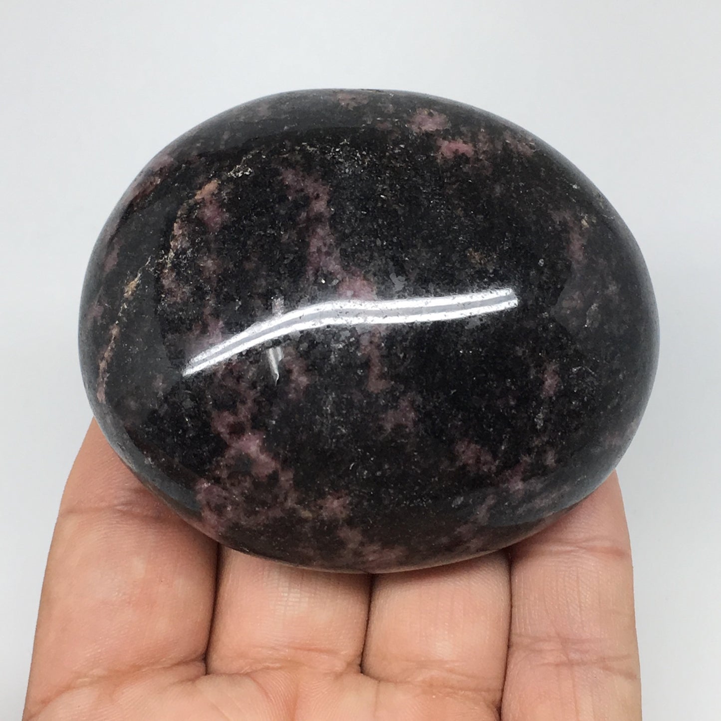 262.2g,2.7"x2.3"x1.4"Natural Rhodonite Palm-Stone Polished Reiki Madagascar,B552