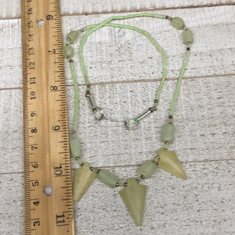 13g,2mm-25mm, Small Green Serpentine Arrowhead Beaded Necklace,19&quot;,NPH238