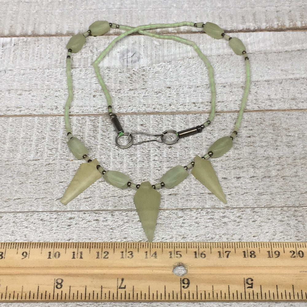 13.2g,2mm-28mm, Small Green Serpentine Arrowhead Beaded Necklace,19&quot;,NPH239