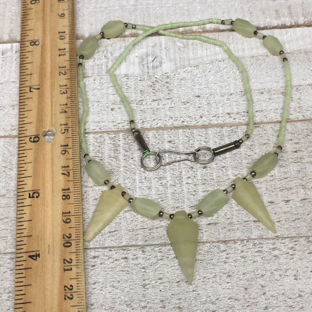 13.2g,2mm-28mm, Small Green Serpentine Arrowhead Beaded Necklace,19&quot;,NPH239