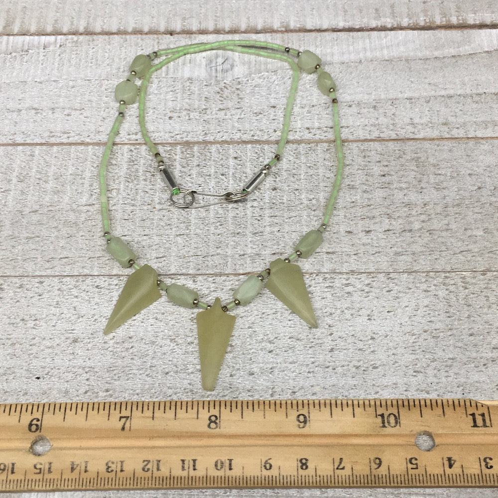 12.6g,2mm-29mm, Small Green Serpentine Arrowhead Beaded Necklace,19&quot;,NPH241