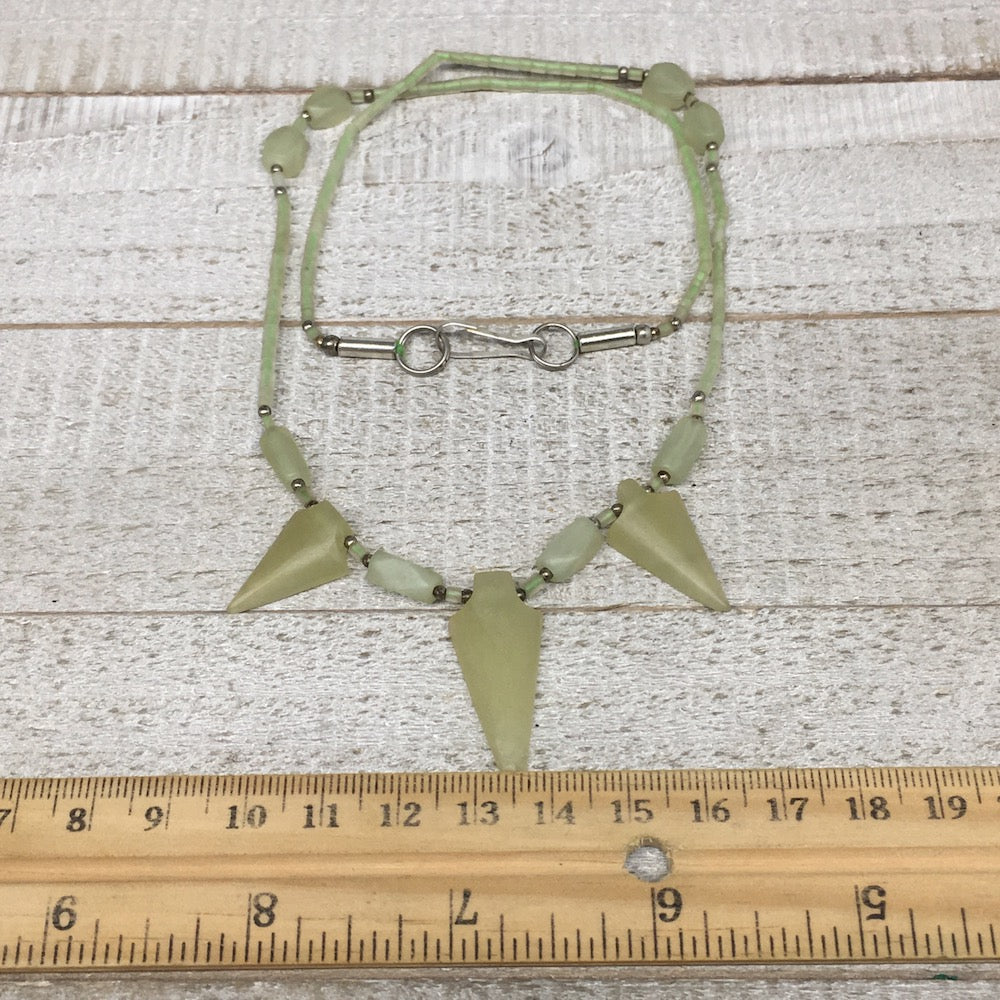 13.2g,2mm-29mm, Small Green Serpentine Arrowhead Beaded Necklace,19",NPH246