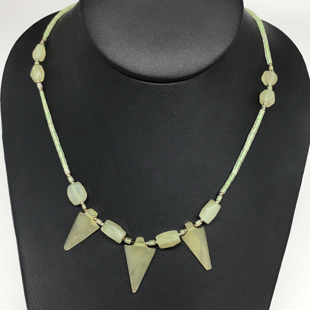 13.8g,2mm-25mm, Small Green Serpentine Arrowhead Beaded Necklace,19",NPH248