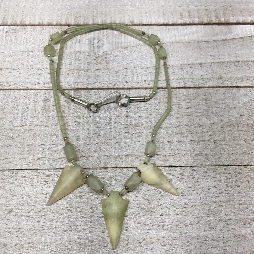 13.7g,2mm-29mm, Small Green Serpentine Arrowhead Beaded Necklace,19",NPH293