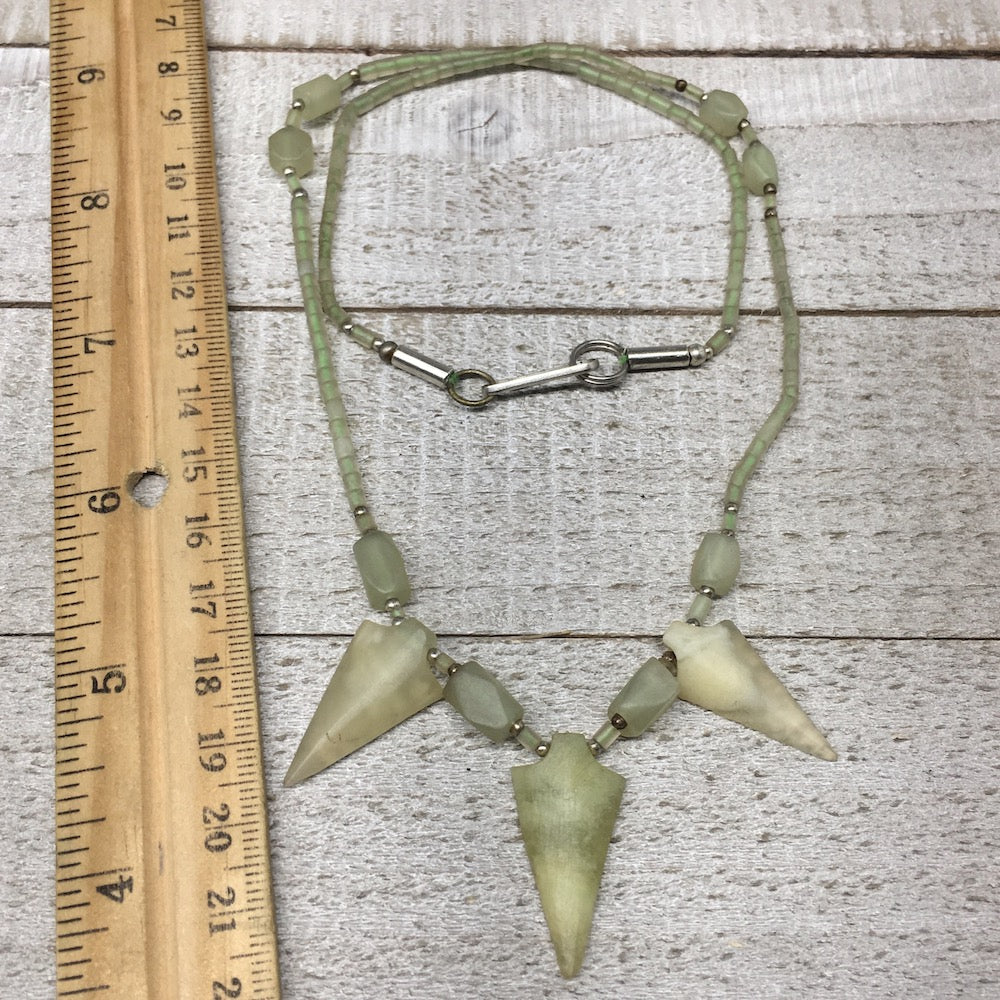 13.7g,2mm-29mm, Small Green Serpentine Arrowhead Beaded Necklace,19",NPH293