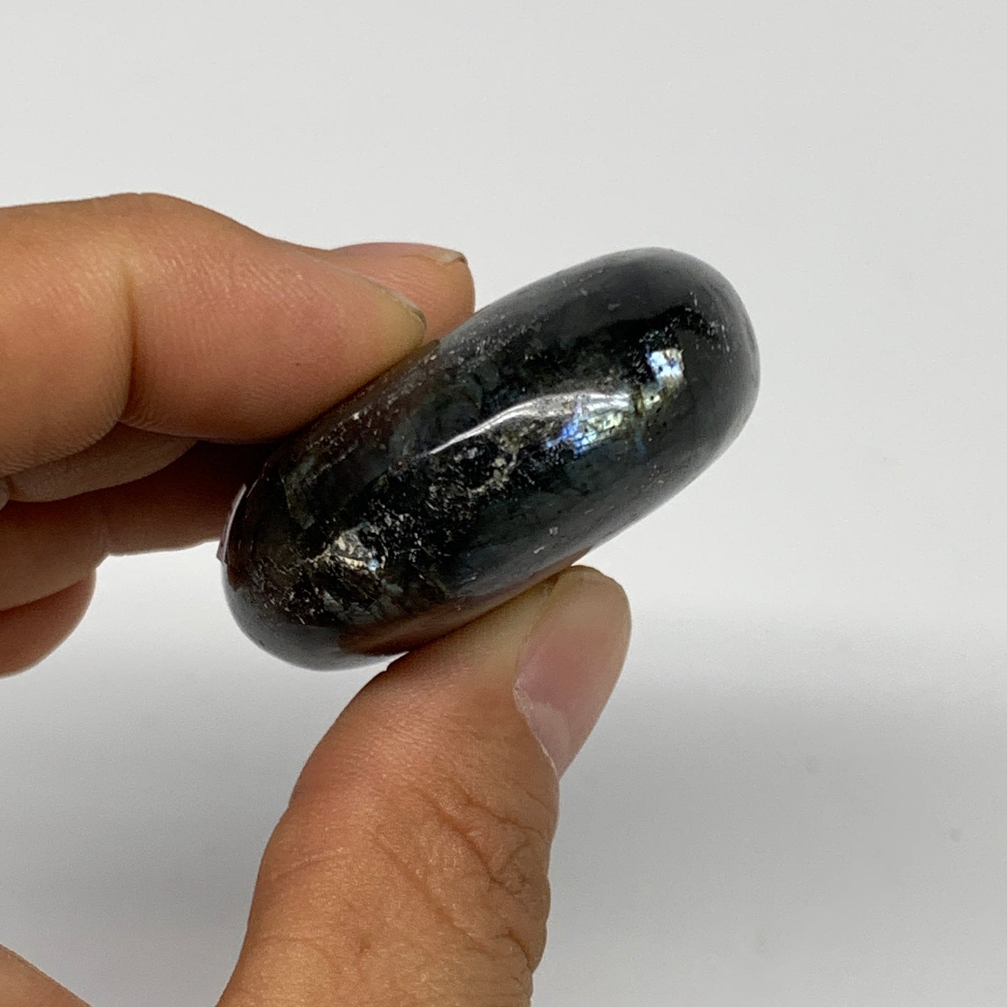 84.2g,2.2"x1.7"x0.7", Labradorite Palm-stone Tumbled Reiki @Madagascar,B25075