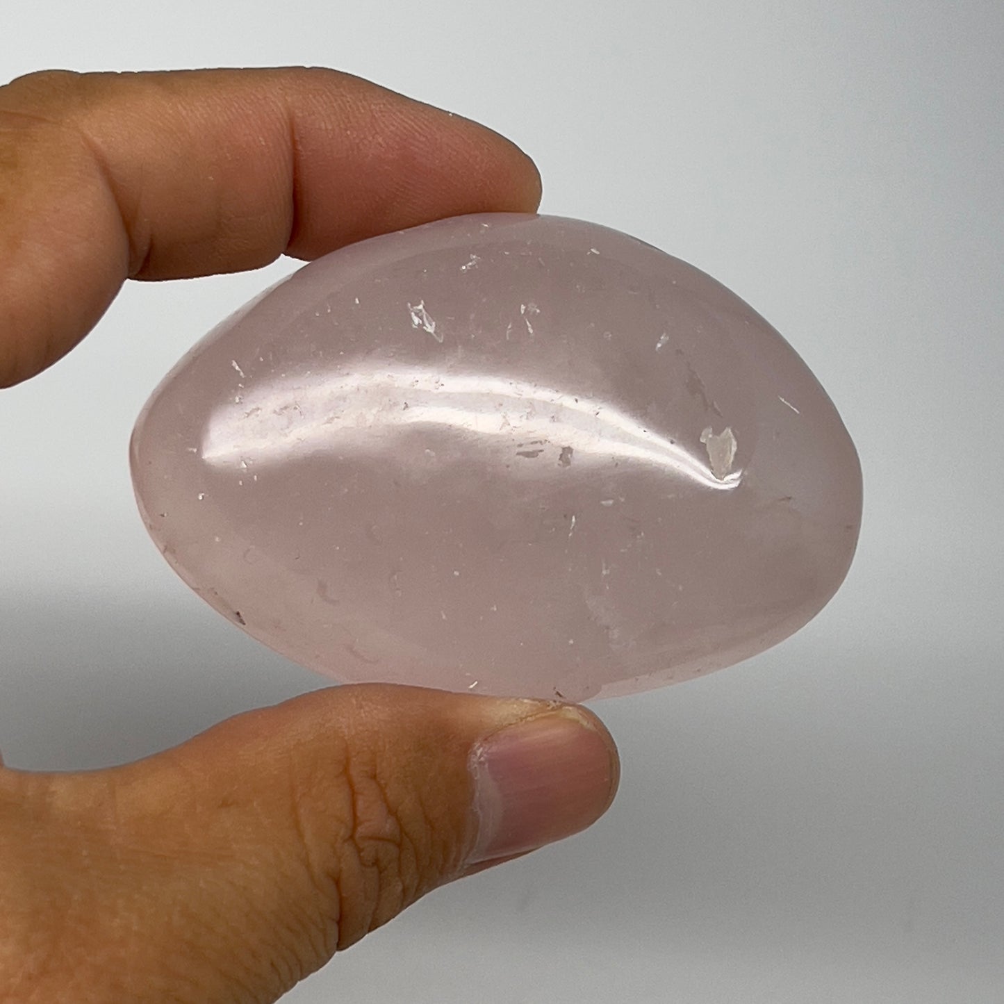 84.7g ,2.5"x1.7"x0.9", Rose Quartz Palm-stone Tumbled Reiki @Madagascar,B20542