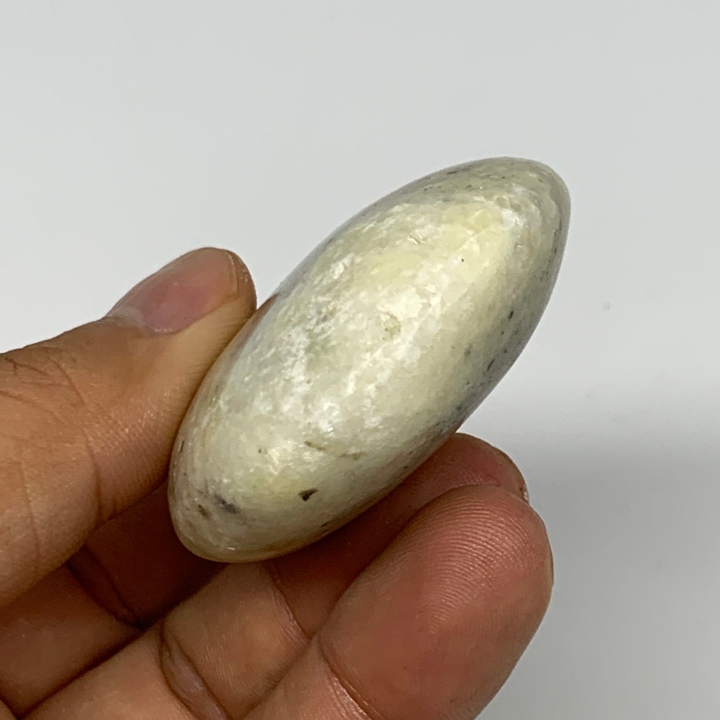 83g, 2.3"x1.8"x0.8", Natural Yellow Calcite Palm-Stone Crystal Polished Reiki, B