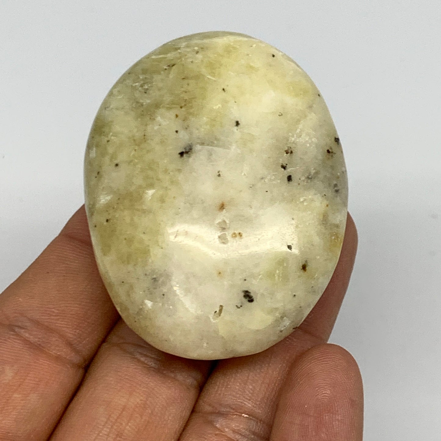 80.1g, 2.2"x1.7"x0.9", Natural Yellow Calcite Palm-Stone Crystal Polished Reiki,