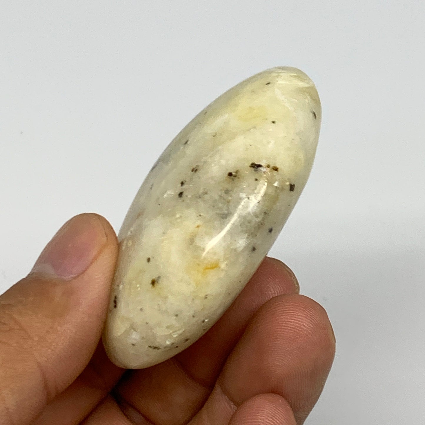 80.1g, 2.2"x1.7"x0.9", Natural Yellow Calcite Palm-Stone Crystal Polished Reiki,