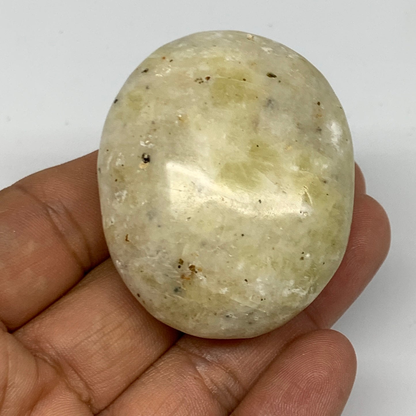 82.9g, 2"x1.6"x1", Natural Yellow Calcite Palm-Stone Crystal Polished Reiki, B16